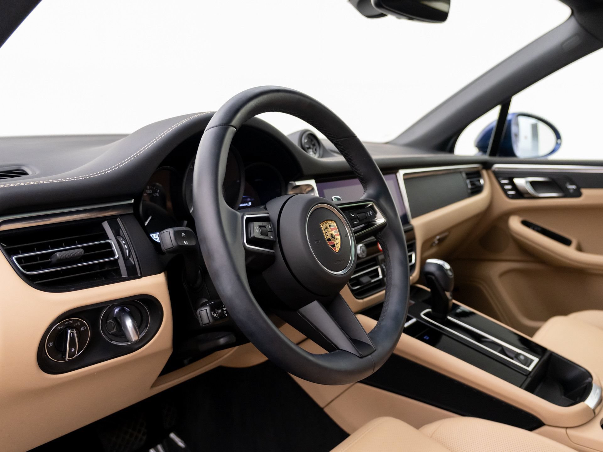 Used 2024 Porsche Macan S AWD/4WD image 4