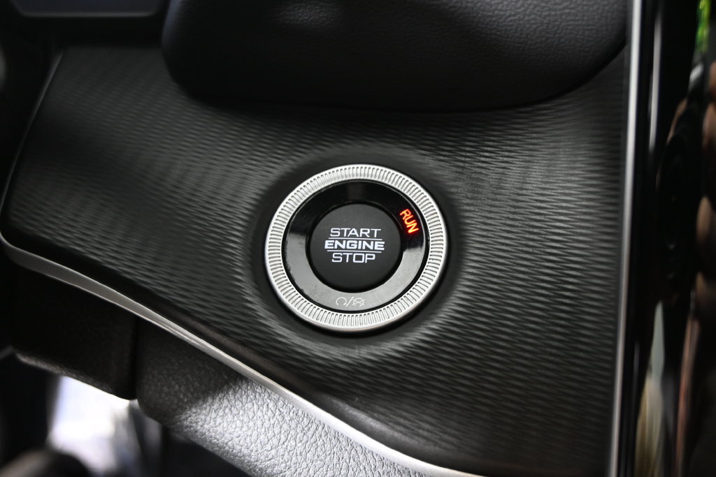 Used 2023 Jeep Grand Cherokee Altitude AWD/4WD image 30