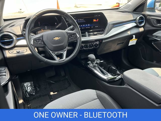 Certified 2025 Chevrolet Trax LT w/ Driver Confidence Package FWD image 2