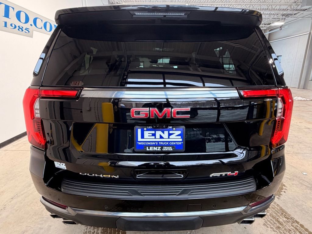 Used 2025 GMC Yukon XL AT4 w/ AT4 Premium Package AWD/4WD image 6