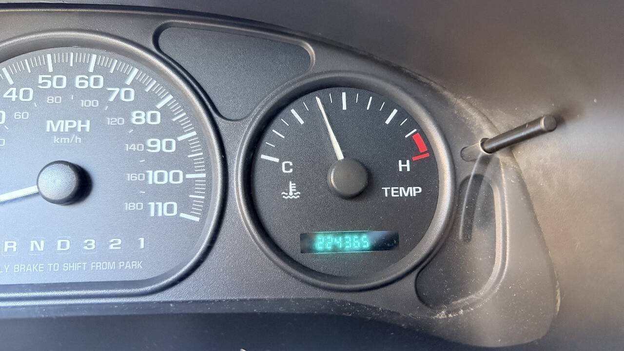 Used 2003 Chevrolet Venture LS w/ Convenience Package FWD image 14