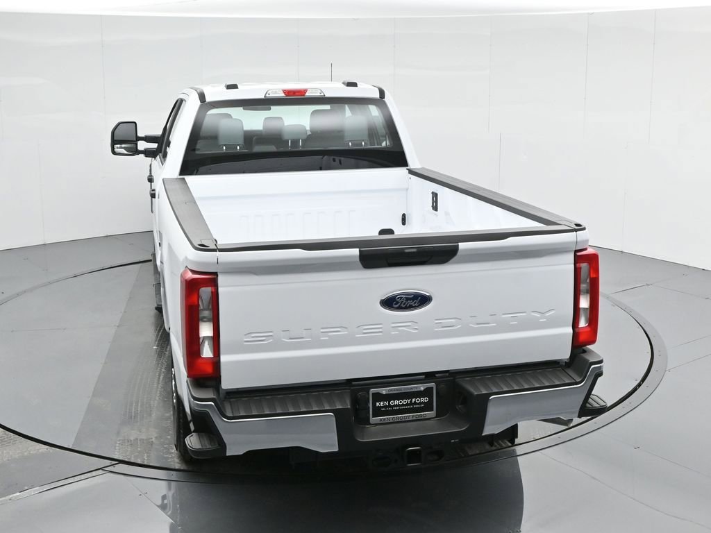 New 2026 Ford F250 XL w/ XL Chrome Package image 32