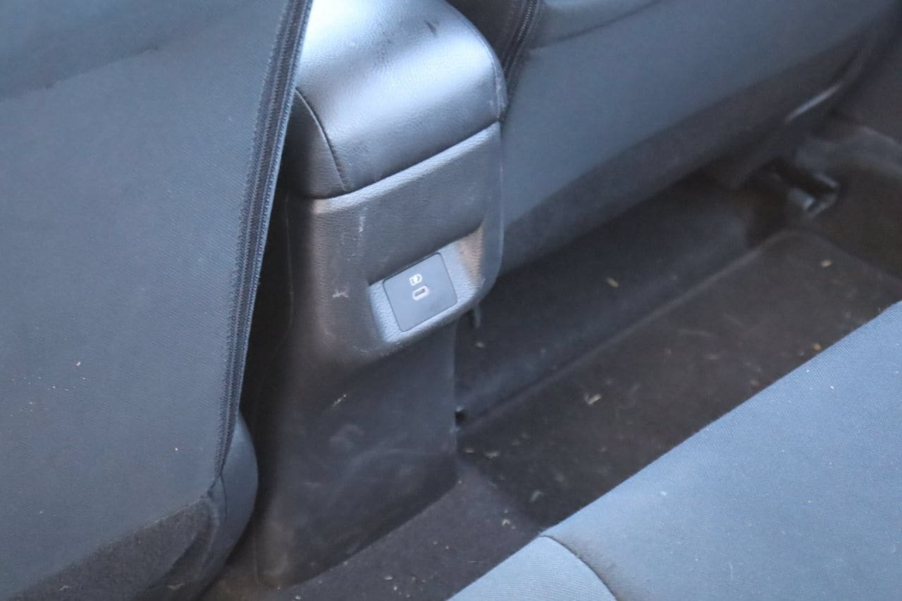 Used 2024 Nissan Versa SV FWD image 17