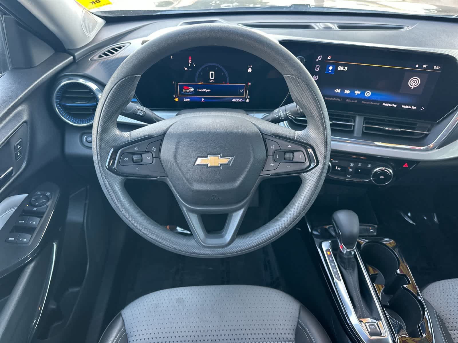 Used 2025 Chevrolet Trax LT FWD image 15