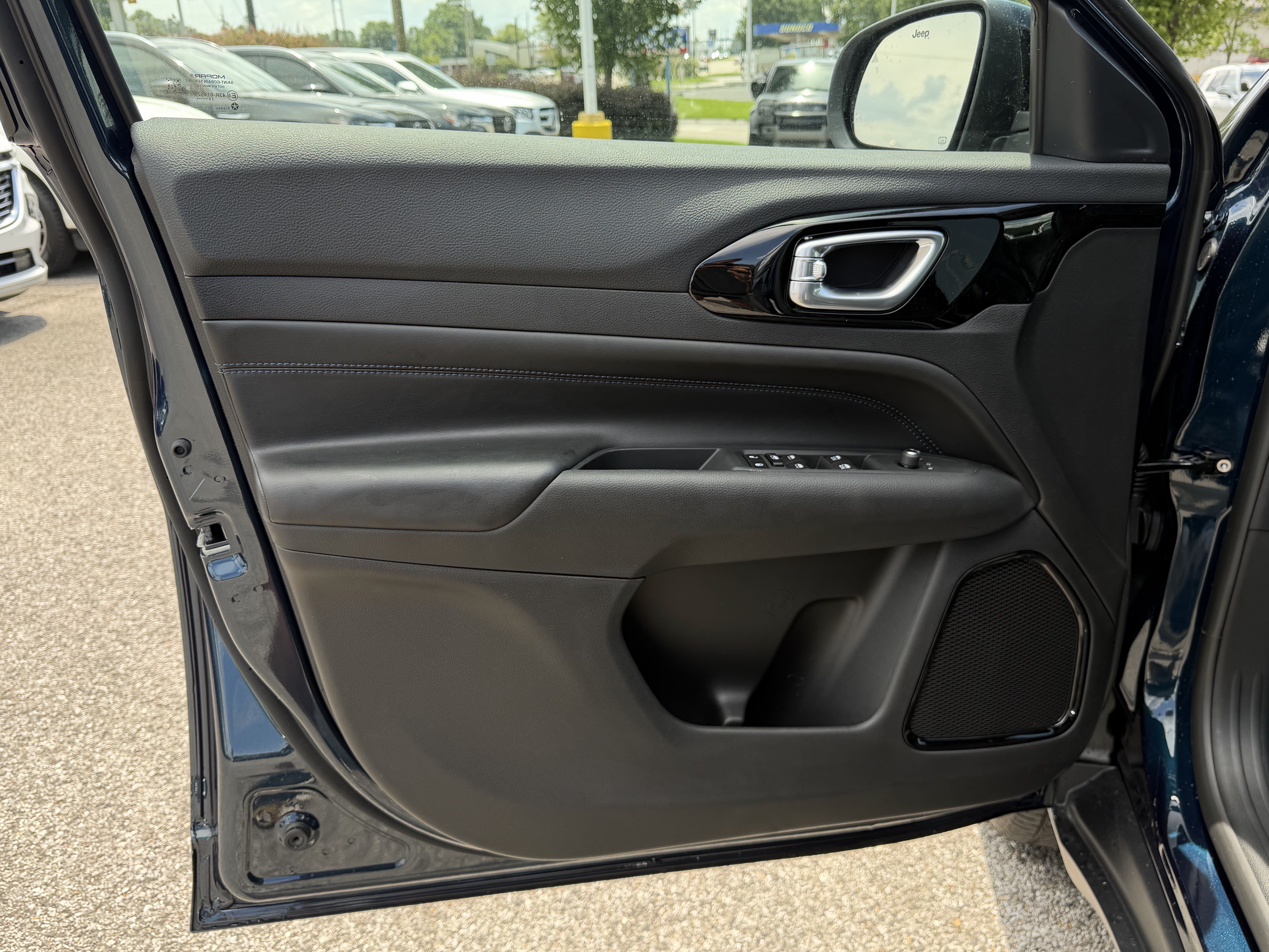 New 2026 Jeep Compass Latitude AWD/4WD image 14
