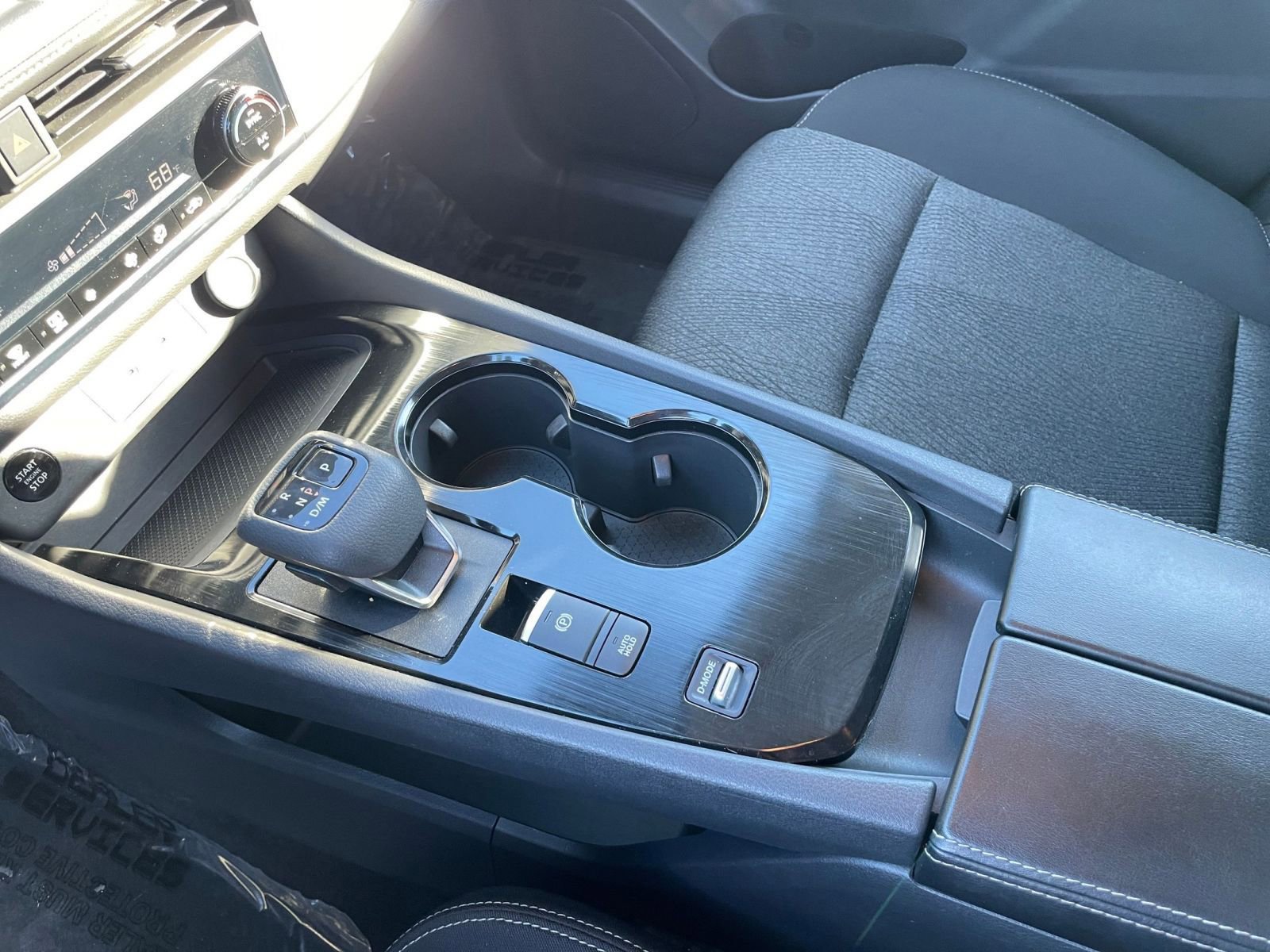 Used 2025 Nissan Rogue SV image 41