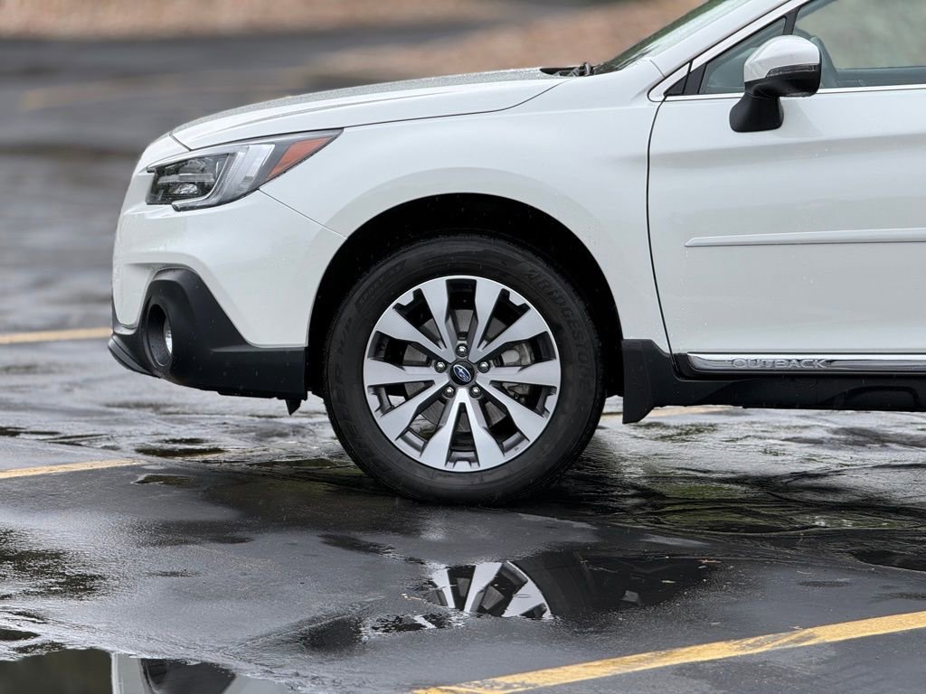 Used 2018 Subaru Outback 3.6R Touring AWD/4WD image 8