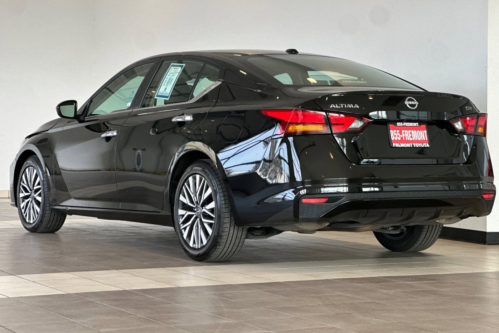 Used 2024 Nissan Altima 2.5 SV image 6