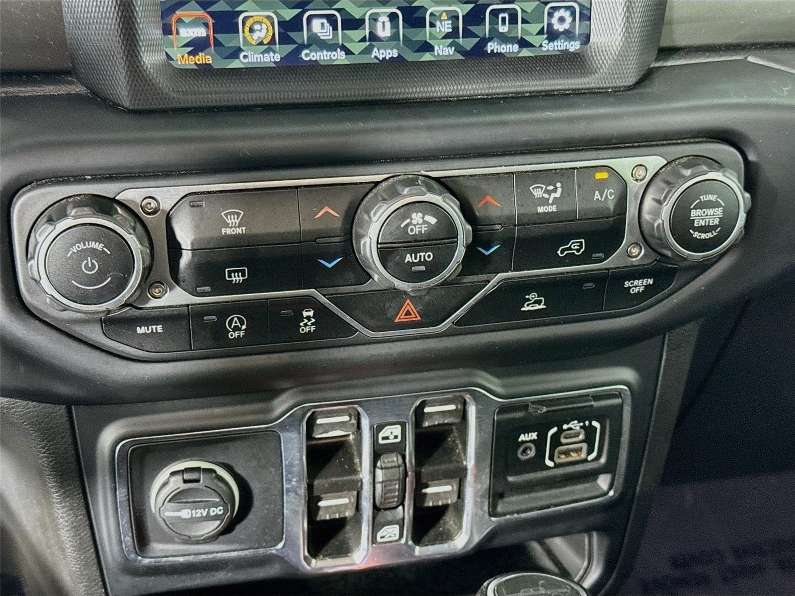 Used 2023 Jeep Gladiator Overland AWD/4WD image 18