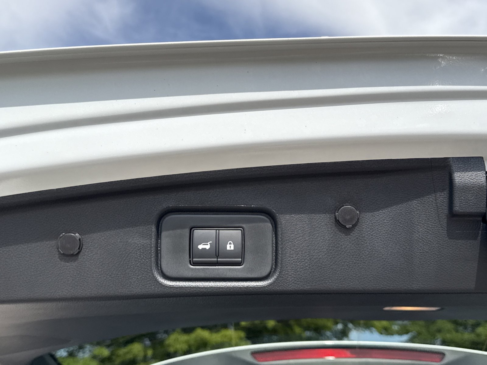 New 2026 Nissan Pathfinder Platinum FWD image 21