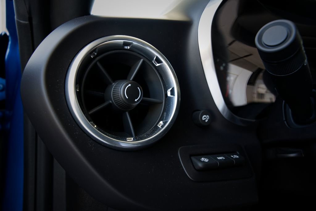 Used 2016 Chevrolet Camaro SS RWD image 23