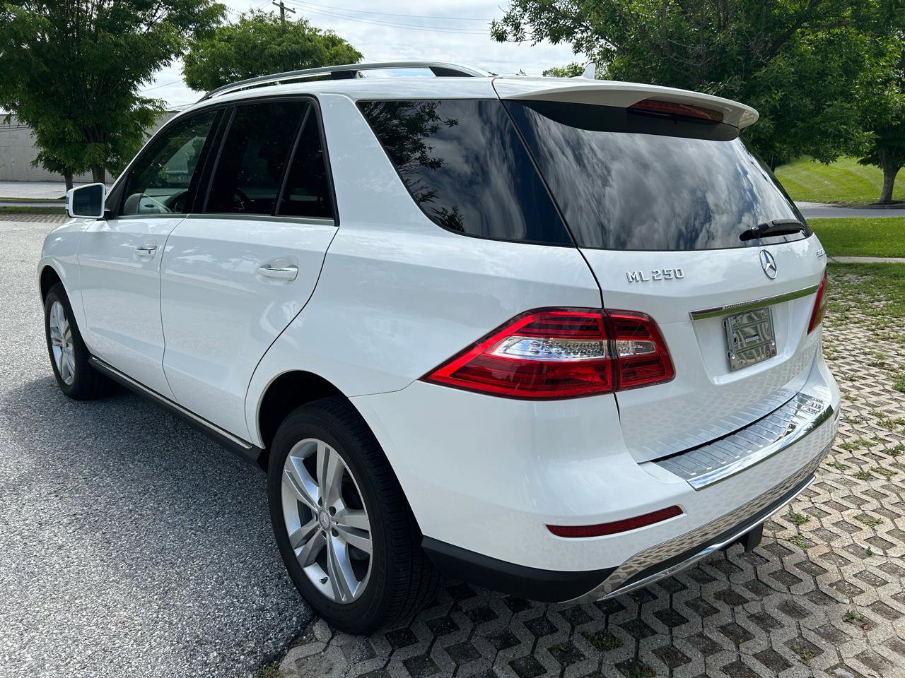Used 2015 Mercedes-Benz ML 250 BlueTEC 4MATIC image 7