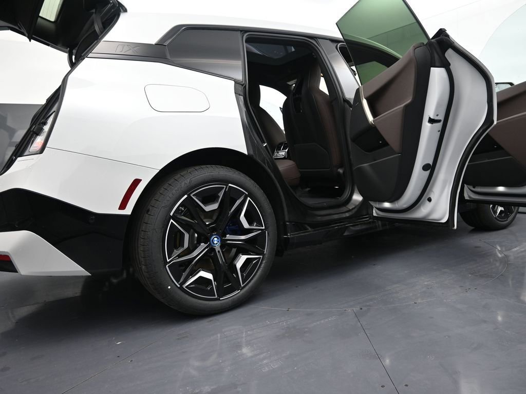 New 2025 BMW iX xDrive50 image 22