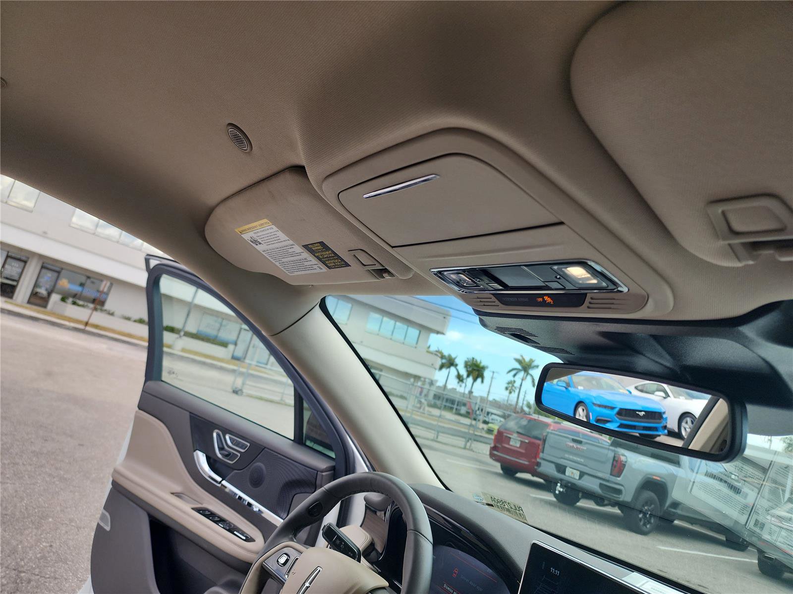 Used 2023 Lincoln Corsair Reserve image 27