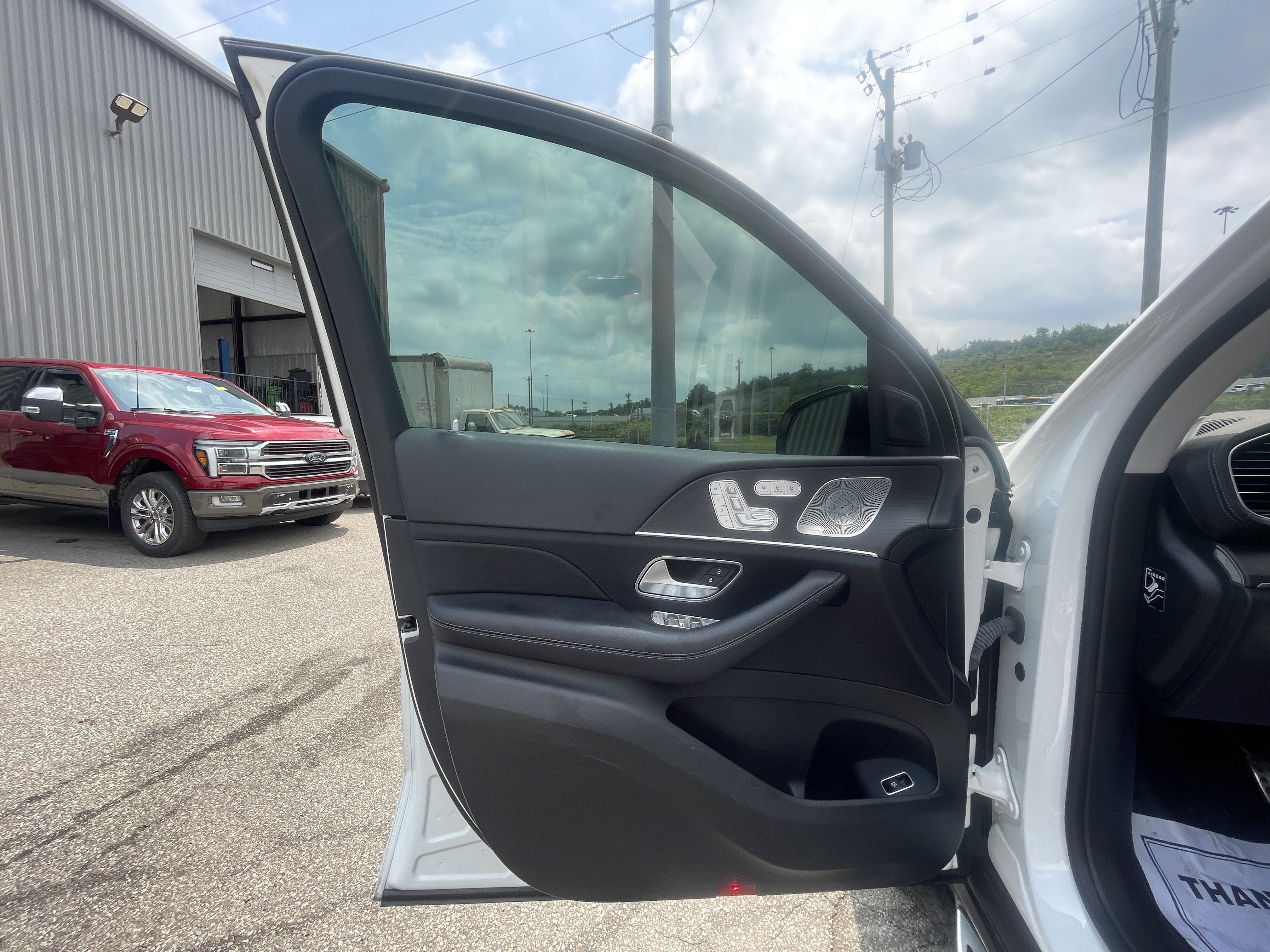 Used 2023 Mercedes-Benz GLS 580 4MATIC image 34