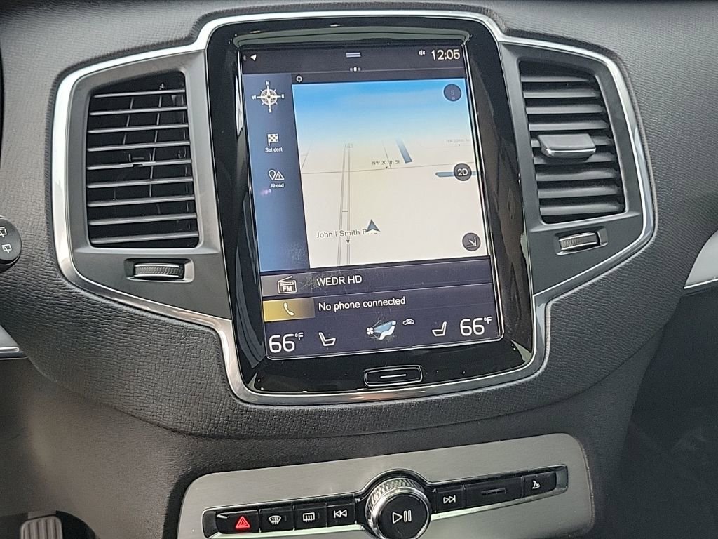 Used 2016 Volvo XC90 T6 Momentum w/ Vision Package image 21