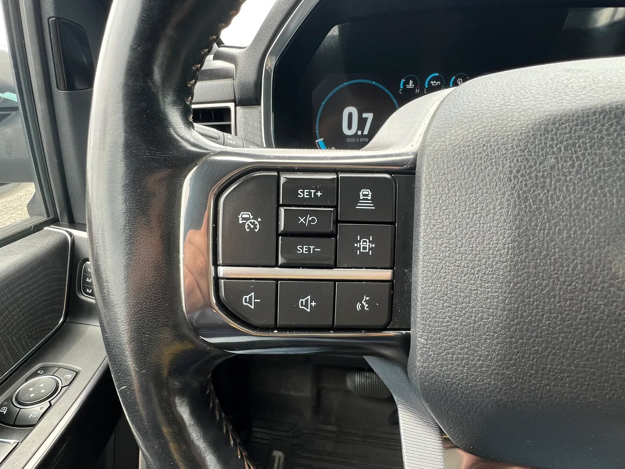 Used 2021 Ford F150 Platinum w/ Equipment Group 701A High AWD/4WD image 19