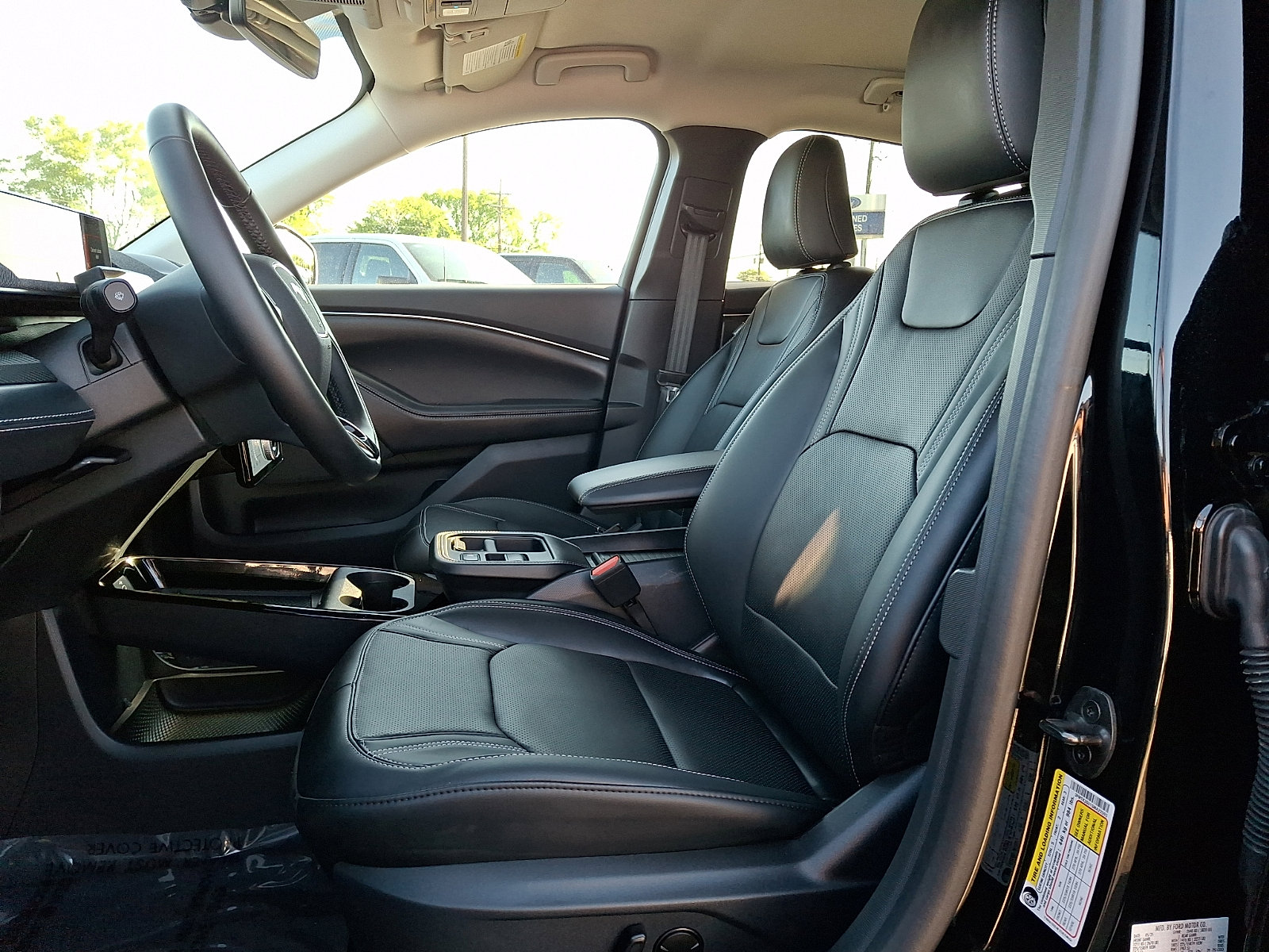 Used 2025 Ford Mustang Mach-E Premium AWD/4WD image 15