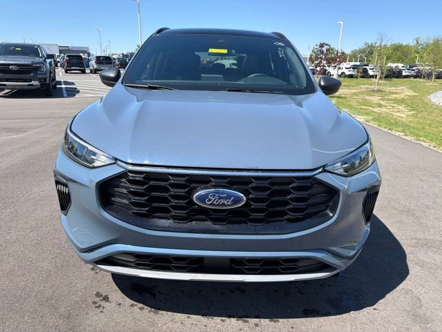 Used 2024 Ford Escape ST-Line w/ Tech Pack #1 FWD image 3