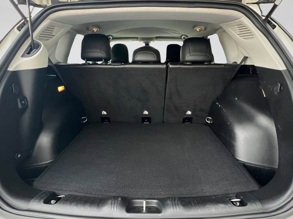 Used 2018 Jeep Compass Limited w/ Safe & Security Group FWD image 23