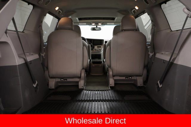 Used 2017 Toyota Sienna XLE w/ XLE Navigation Package AWD/4WD image 27