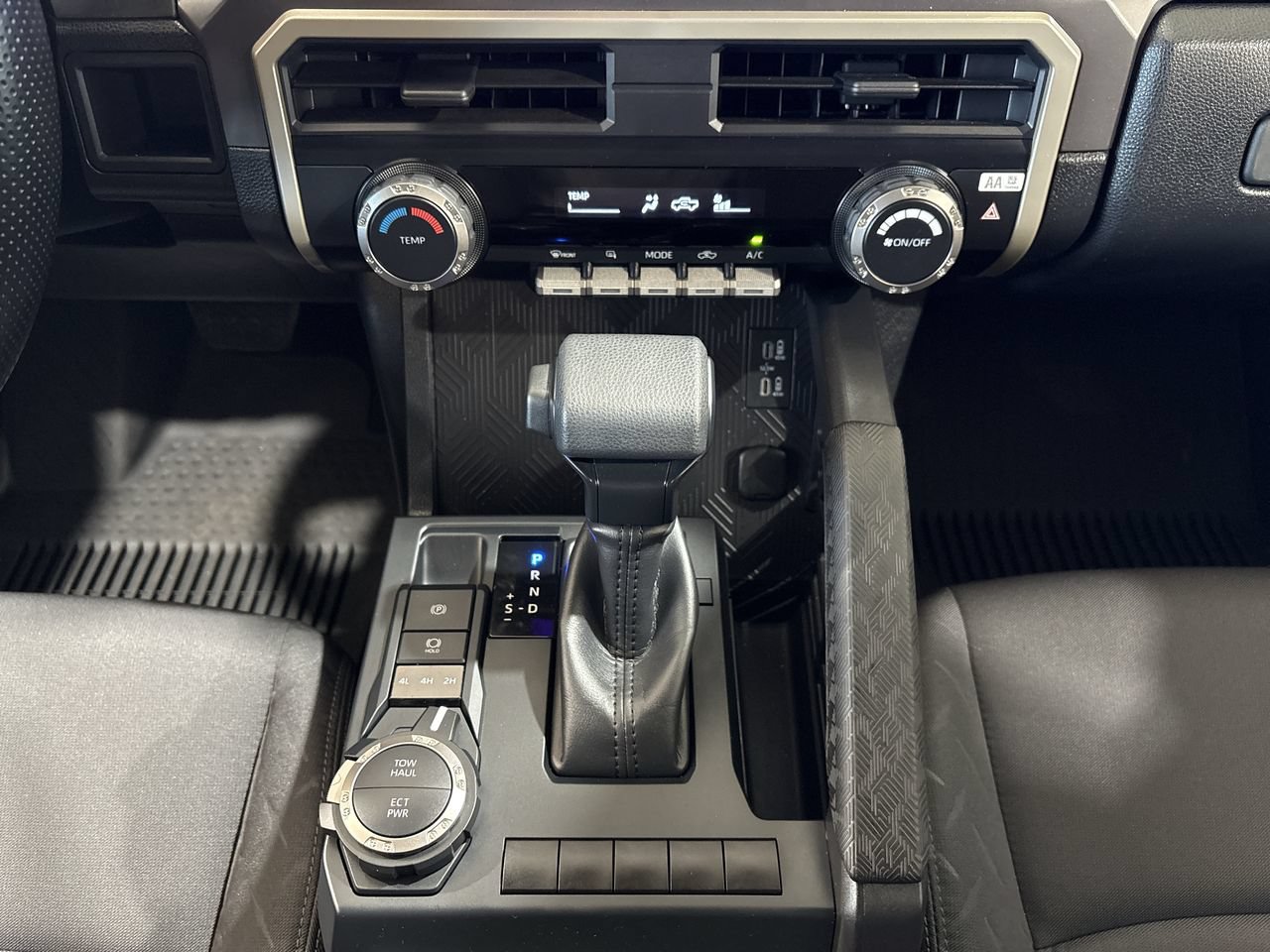 Certified 2025 Toyota Tacoma SR5 AWD/4WD image 21