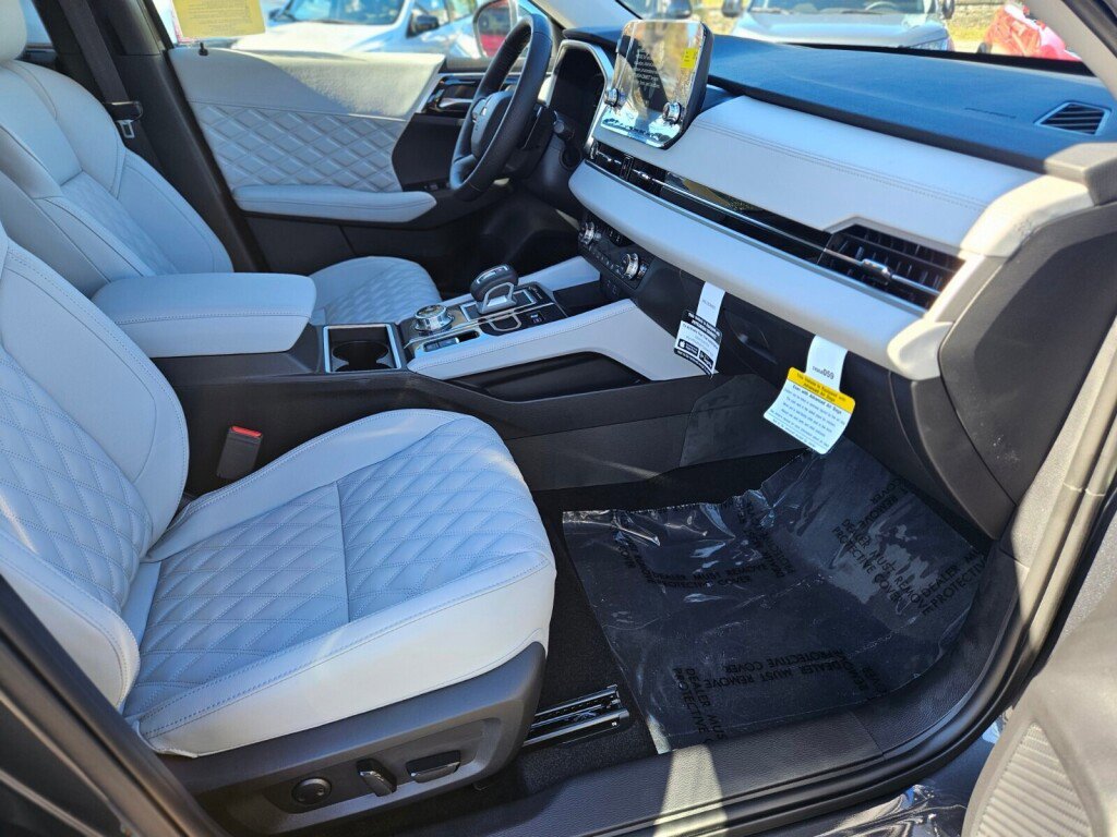 New 2025 Mitsubishi Outlander SEL image 10