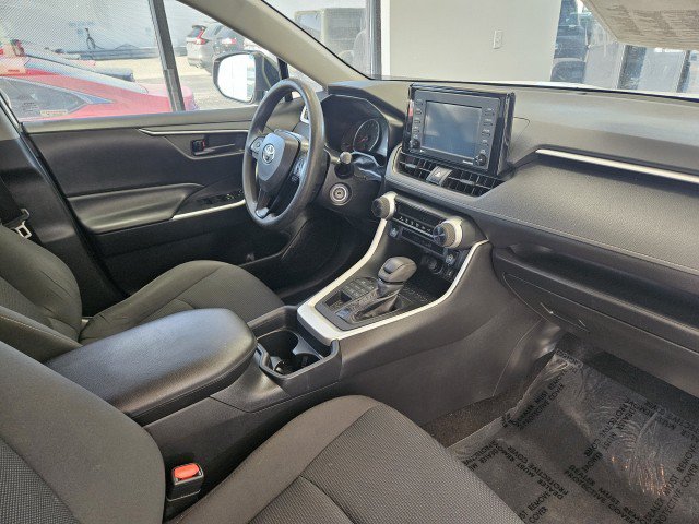 Used 2020 Toyota RAV4 LE w/ All Weather Liner Package AWD/4WD image 13