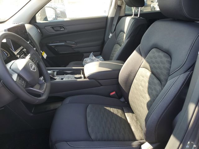 New 2026 Nissan Pathfinder SV image 17