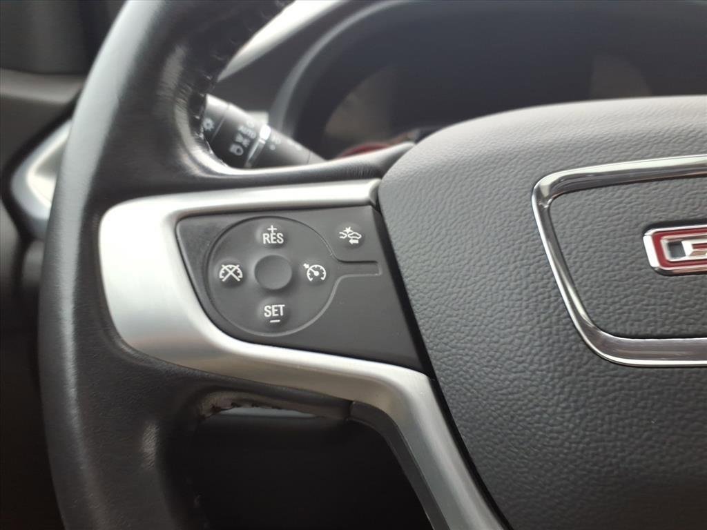 Used 2020 GMC Acadia SLT w/ Driver Alert Package II image 18