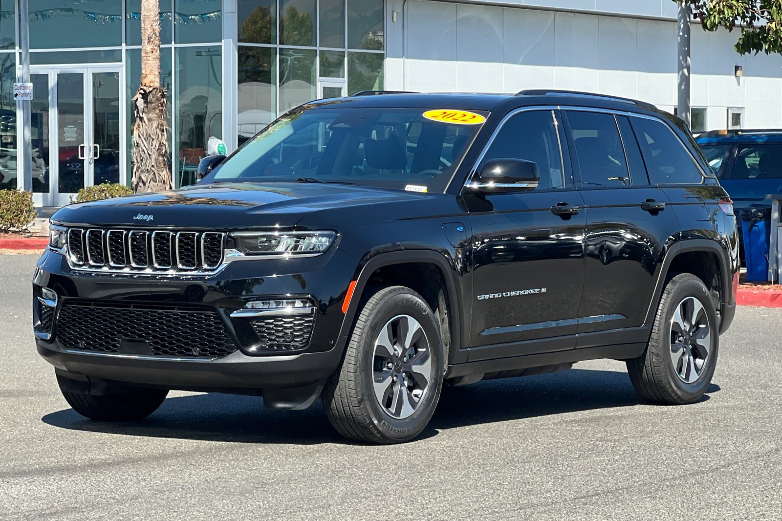 Used 2022 Jeep Grand Cherokee Limited 4xe w/ Luxury Tech Group II AWD/4WD image 8