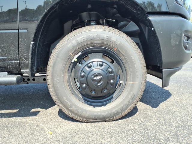 New 2026 RAM 3500 Tradesman AWD/4WD image 9