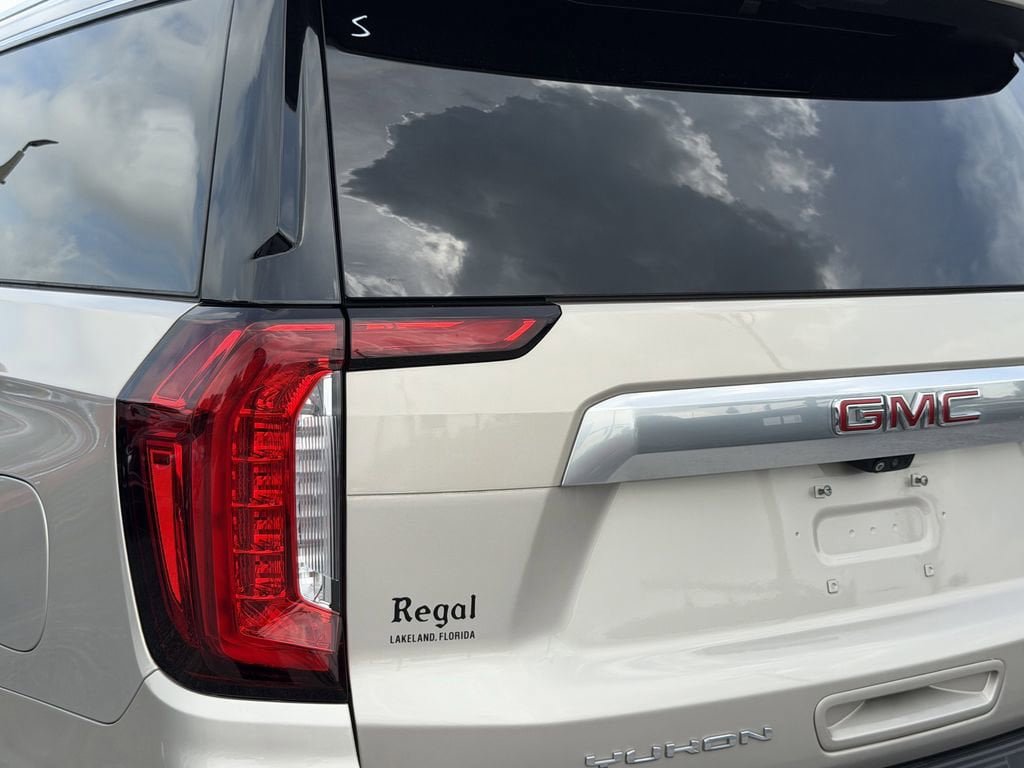 Used 2021 GMC Yukon XL Denali w/ Denali Premium Package RWD image 11
