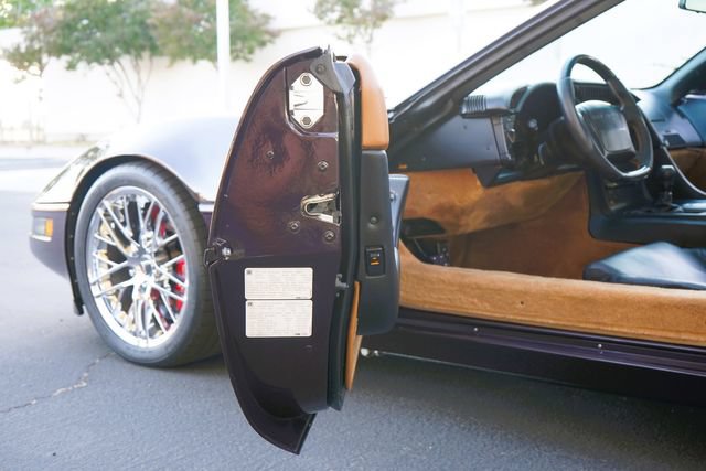 Used 1992 Chevrolet Corvette ZR-1 RWD image 53
