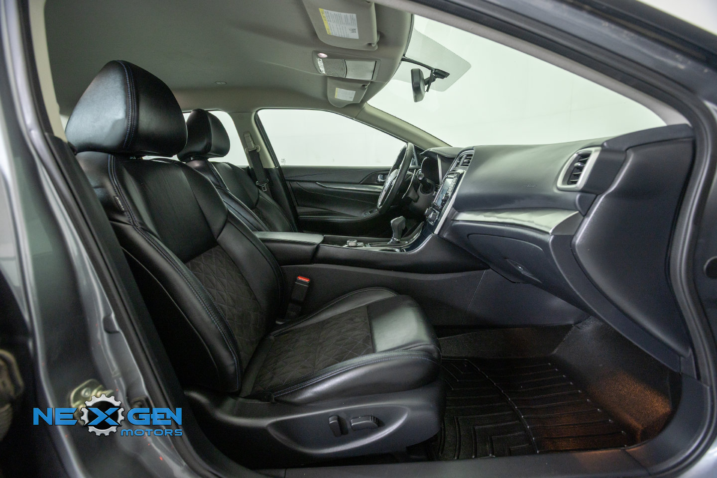 Used 2018 Nissan Maxima SR w/ Midnight Edition FWD image 42