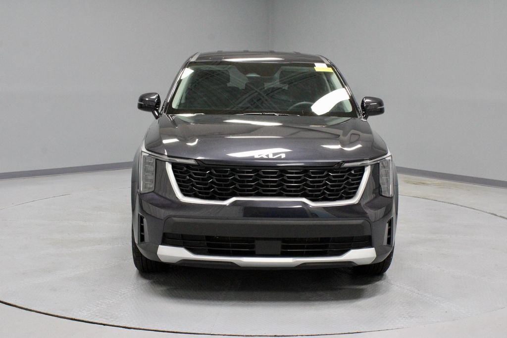 Used 2025 Kia Sorento LX FWD image 5