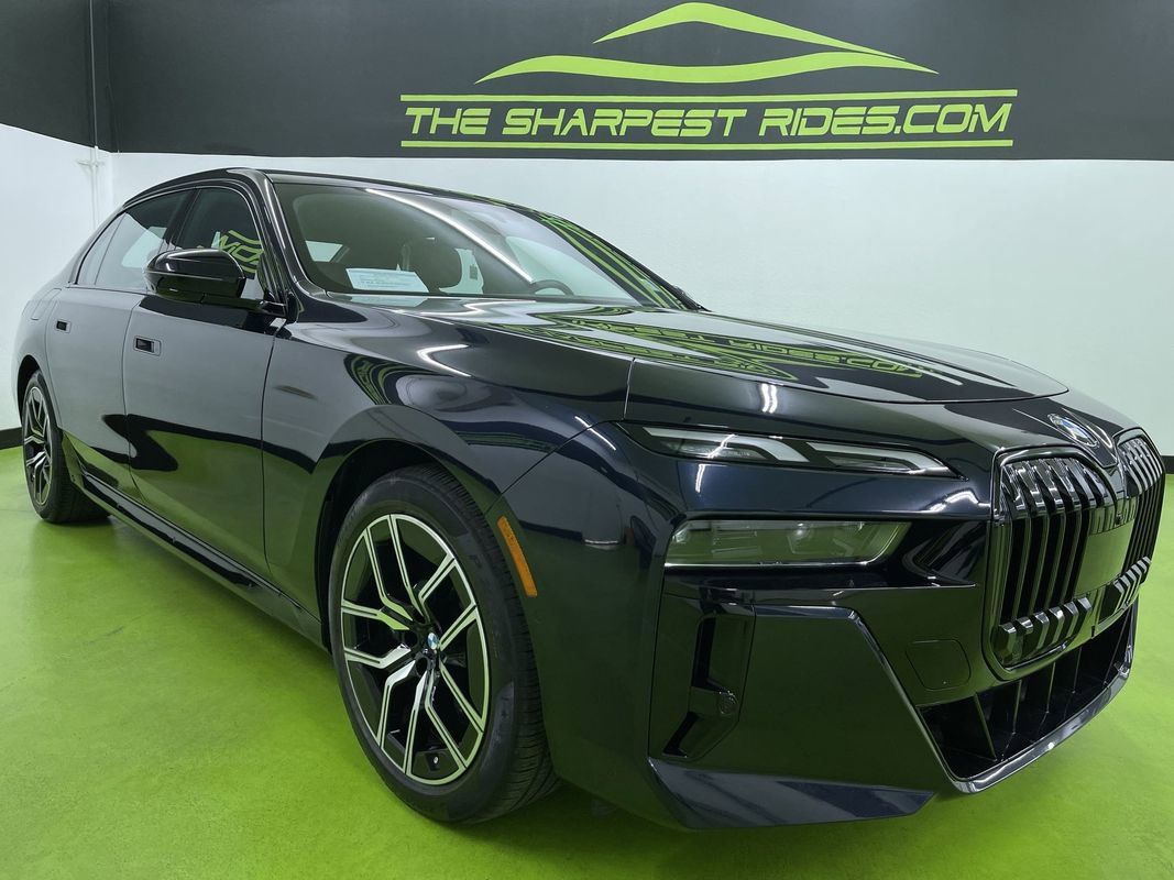 Used 2023 BMW 760i xDrive image 2