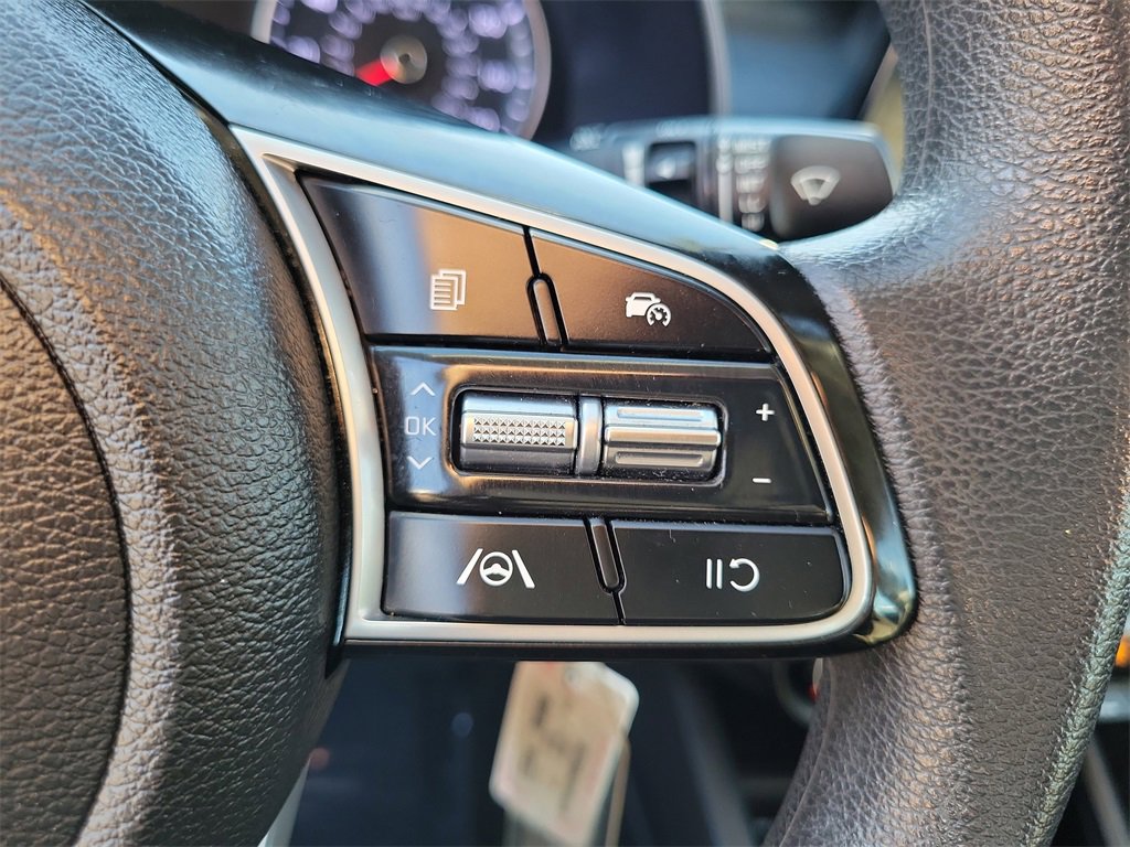 Used 2023 Kia Forte LXS image 6