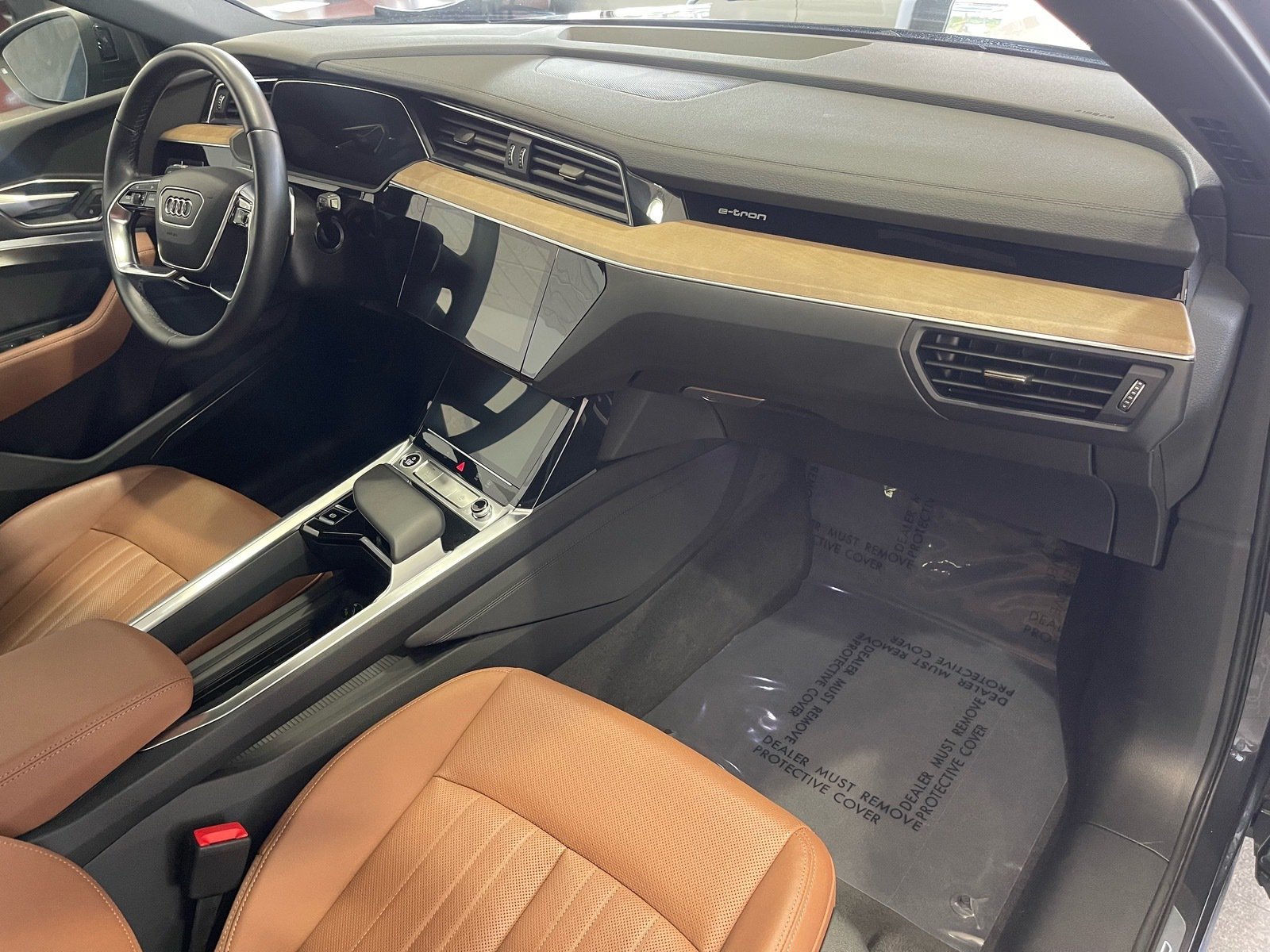 Used 2024 Audi Q8 e-tron Premium Plus w/ Premium Plus Package AWD/4WD image 39