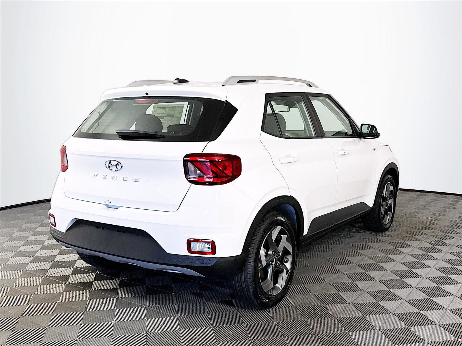 New 2025 Hyundai Venue SEL image 7