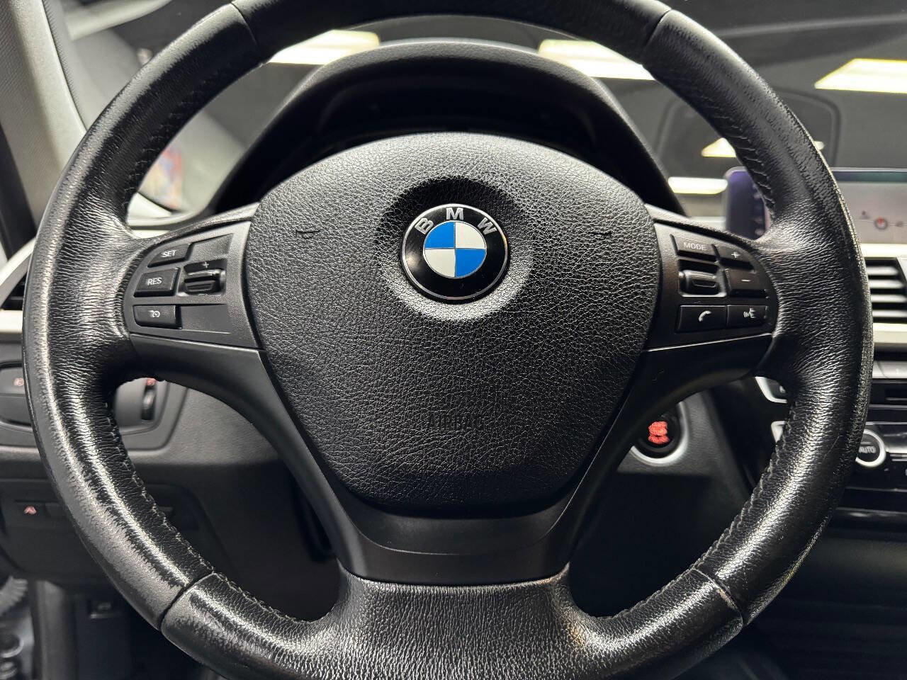 Used 2018 BMW 320i xDrive Sedan image 21