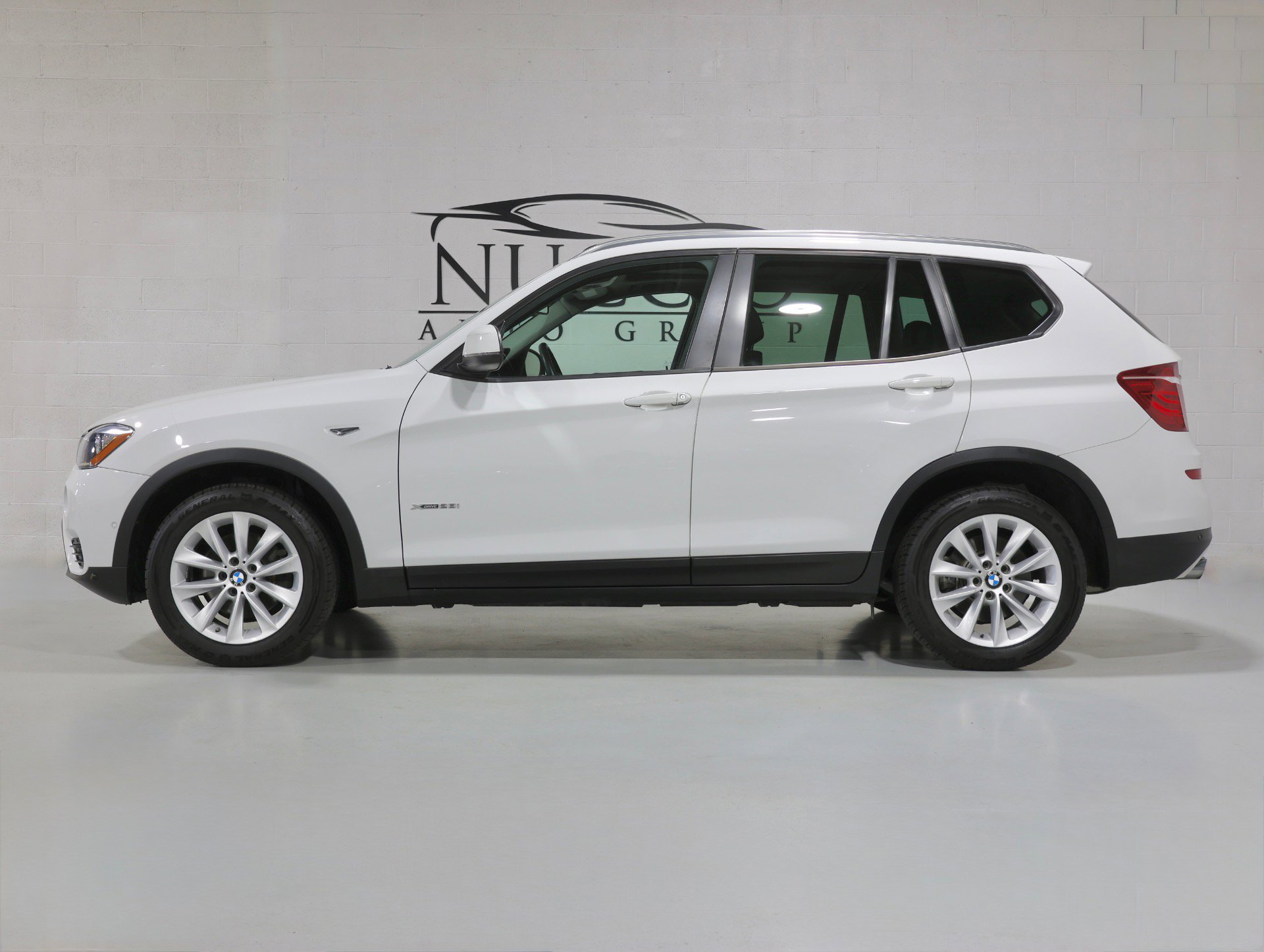 Used 2017 BMW X3 xDrive28i image 10