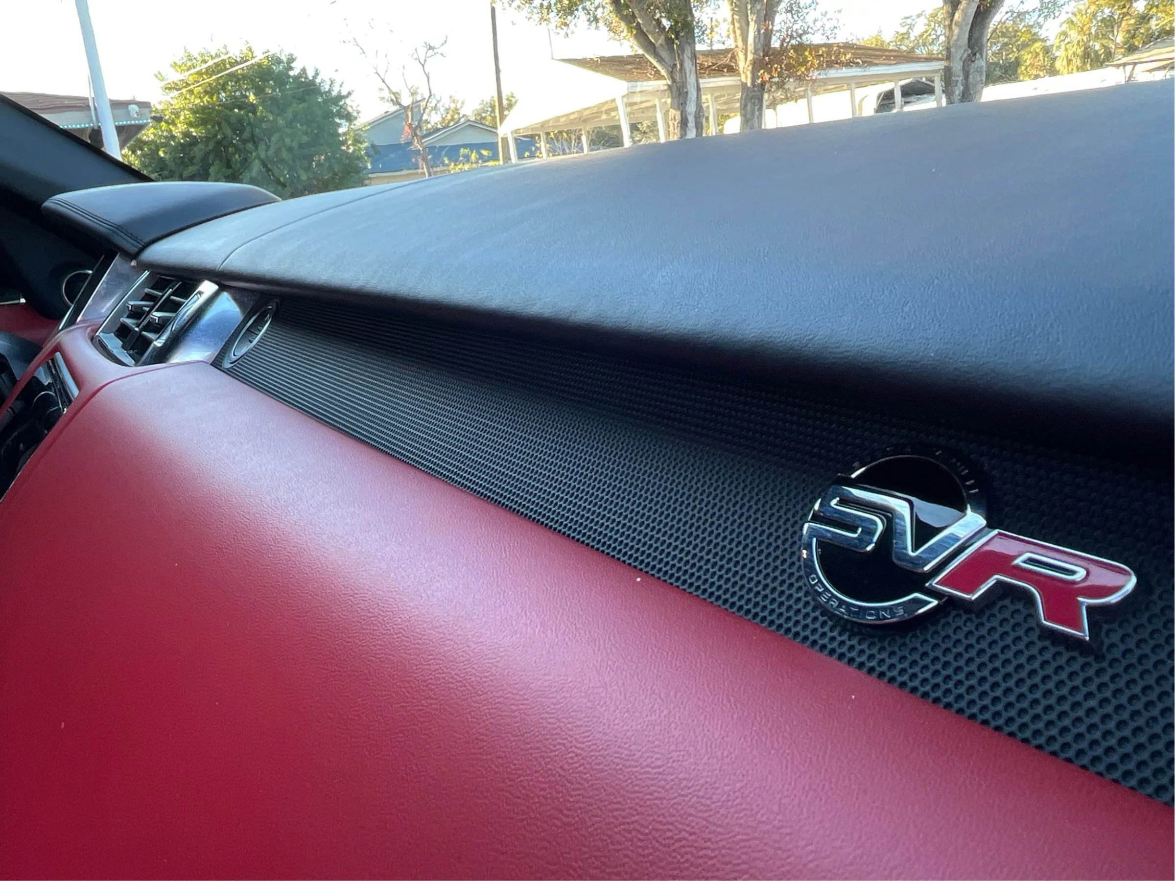 Used 2022 Land Rover Range Rover Sport SVR image 40