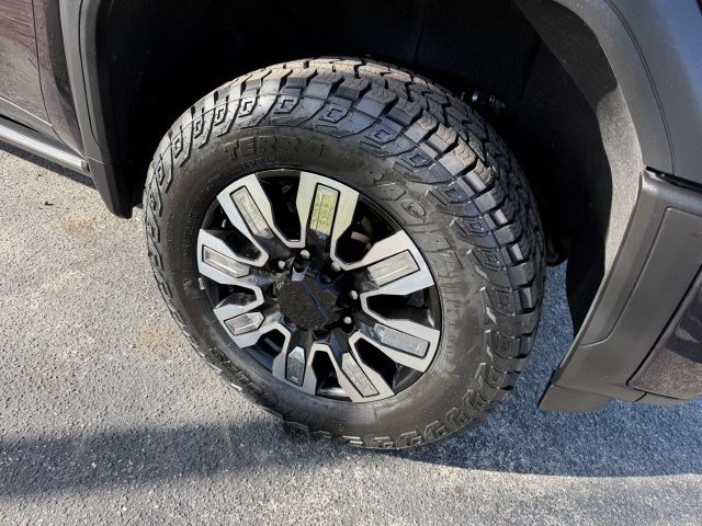 Used 2024 GMC Sierra 2500 Denali w/ Denali Reserve Package image 8