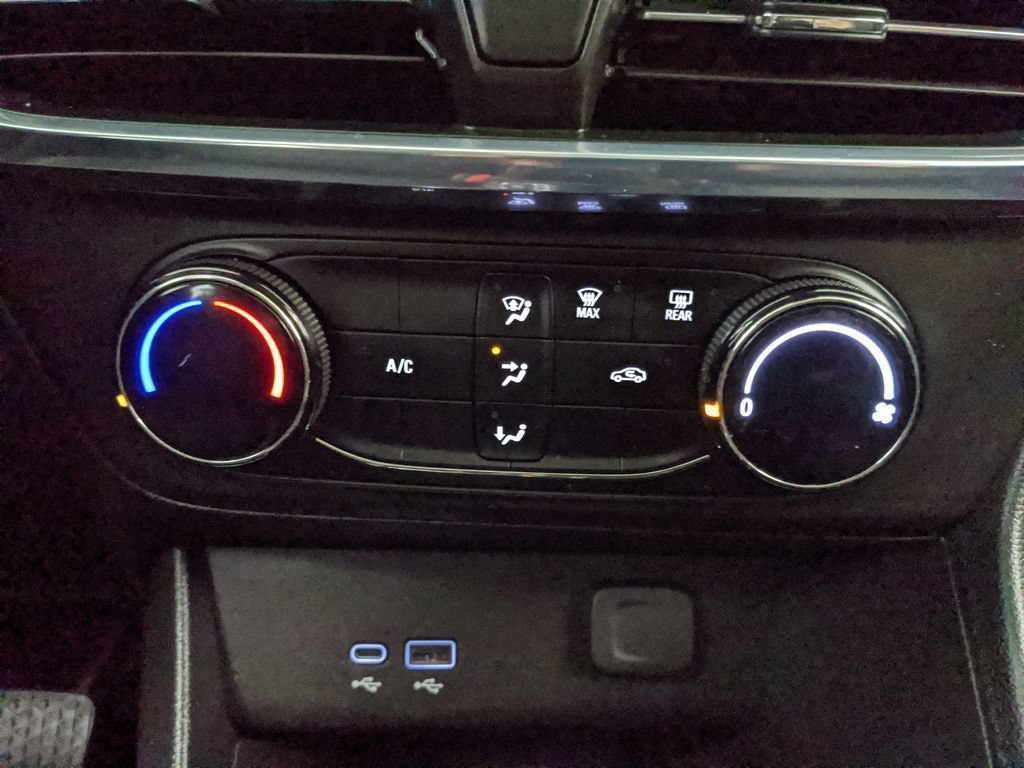 Used 2025 Buick Encore GX Preferred FWD image 9