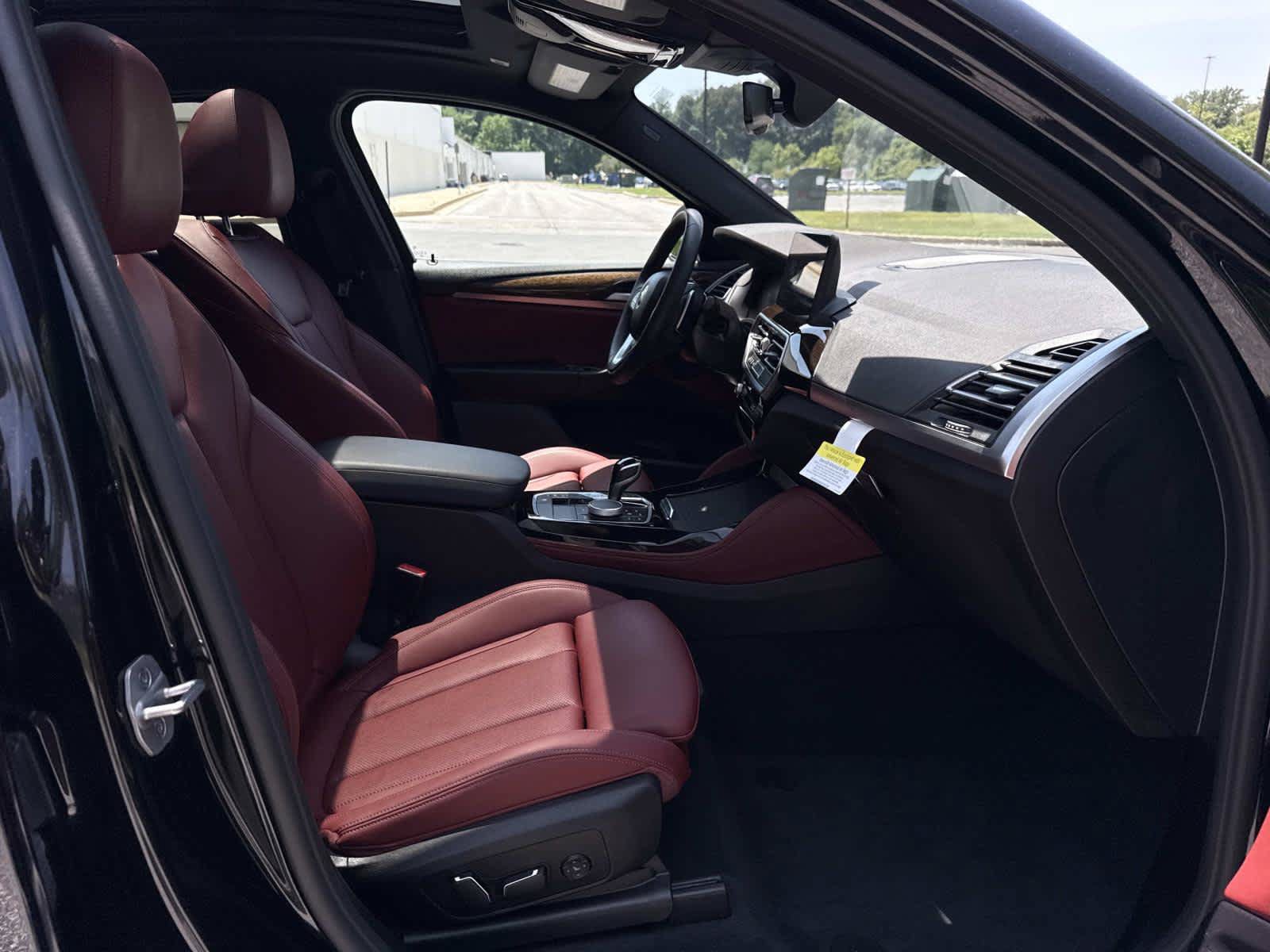 Used 2025 BMW X4 xDrive30i AWD/4WD image 16