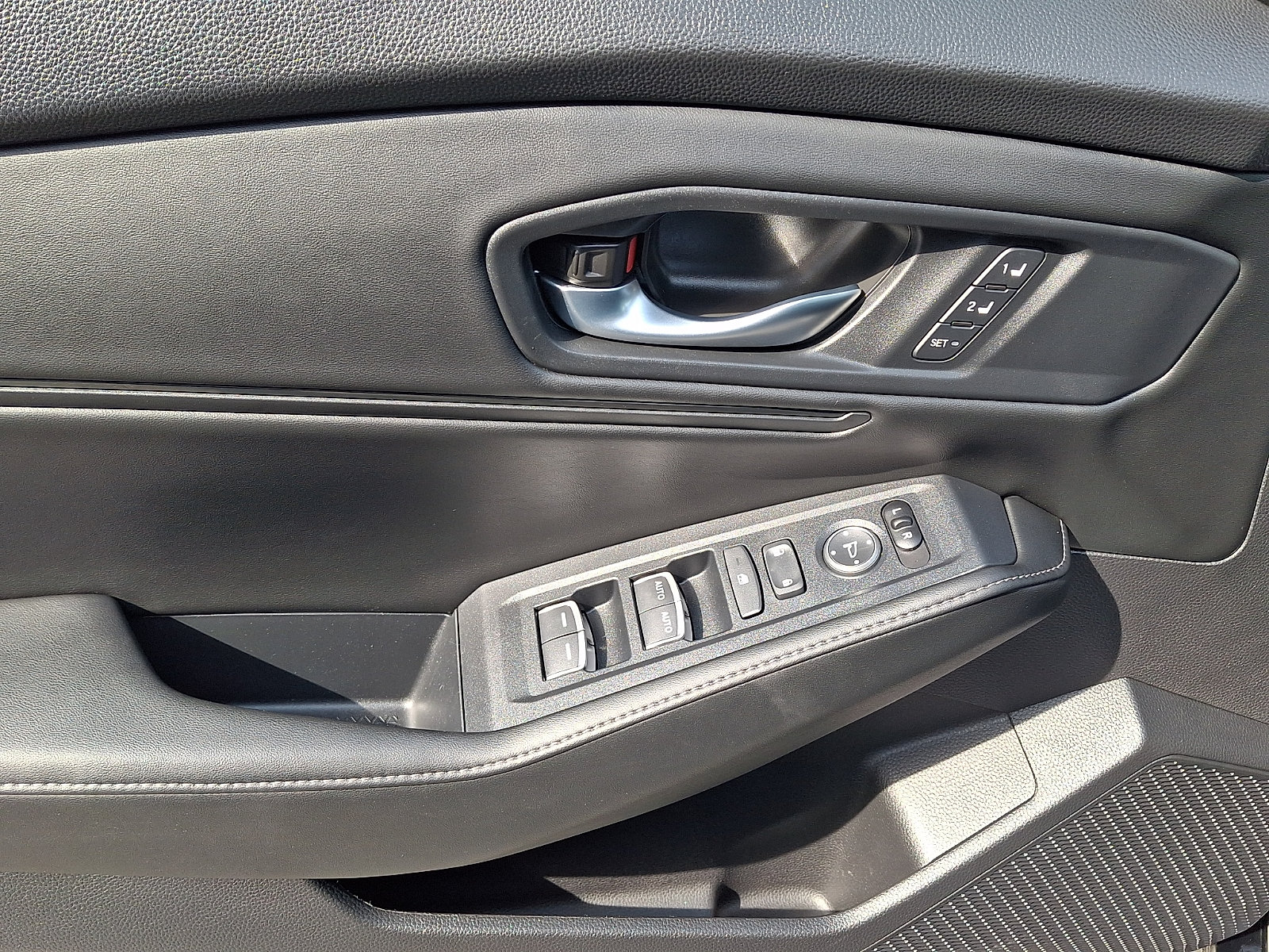 Used 2025 Honda Accord Sport image 13