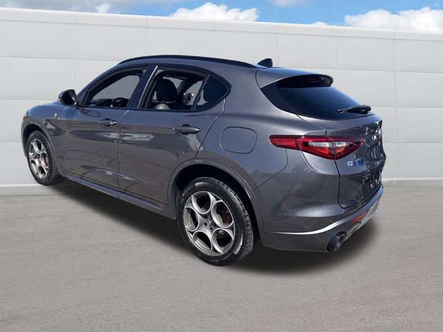 Used 2022 Alfa Romeo Stelvio Ti w/ Active Assist Plus Package AWD/4WD image 3