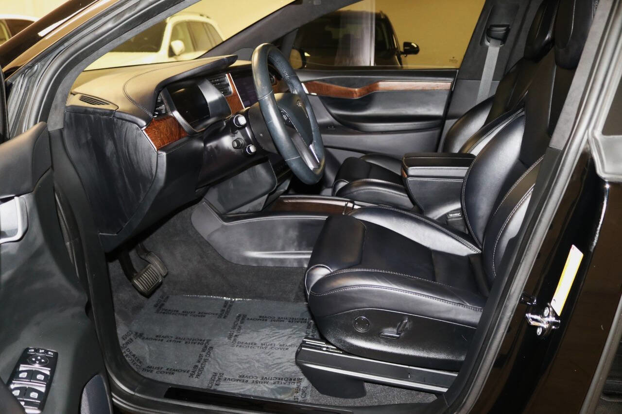 Used 2020 Tesla Model X image 15
