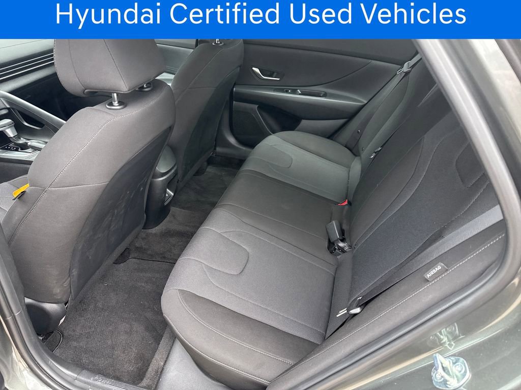 Used 2025 Hyundai Elantra SE image 15